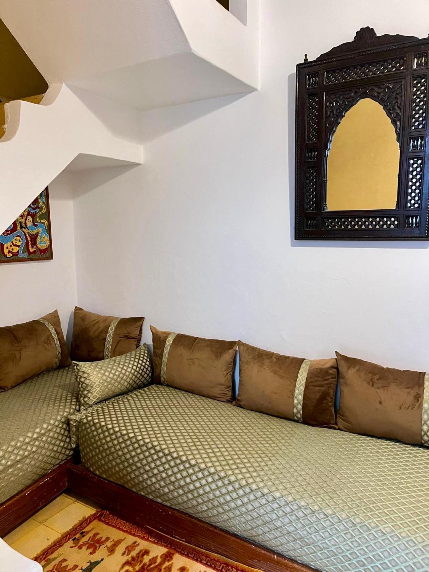 Riad Oasis D'아실라 외부 사진