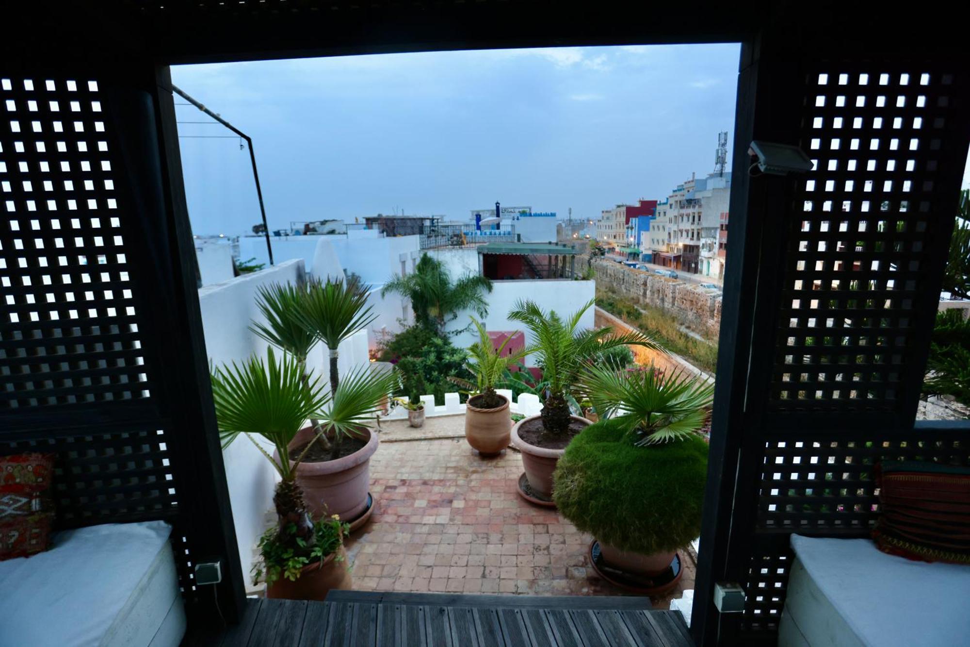 Riad Oasis D'아실라 외부 사진